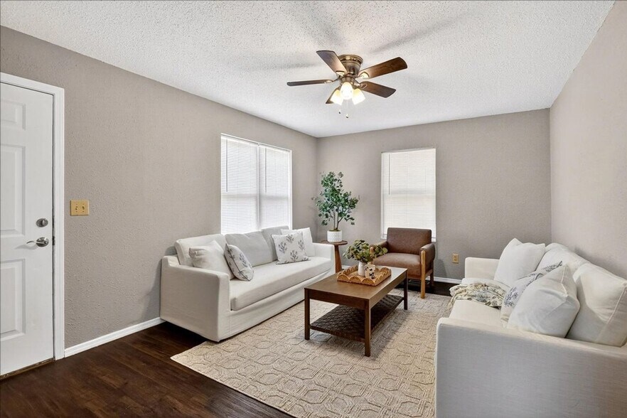 Building Photo - 221 Allen St