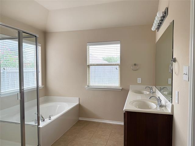 Building Photo - 9709 Straightaway Dr