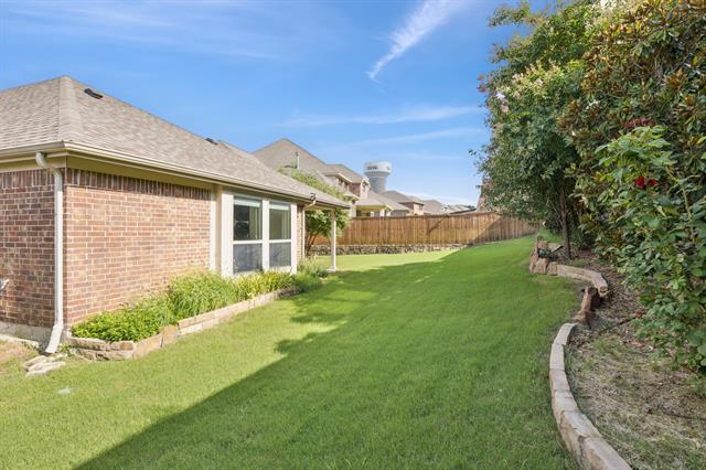 Building Photo - 501 Oak Point Dr