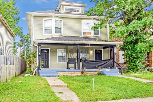 Building Photo - 2862 Highland Pl
