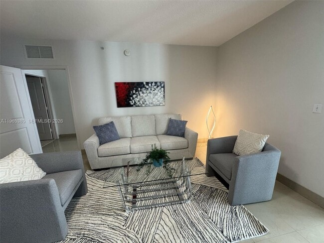 Building Photo - 170 SE 14th St