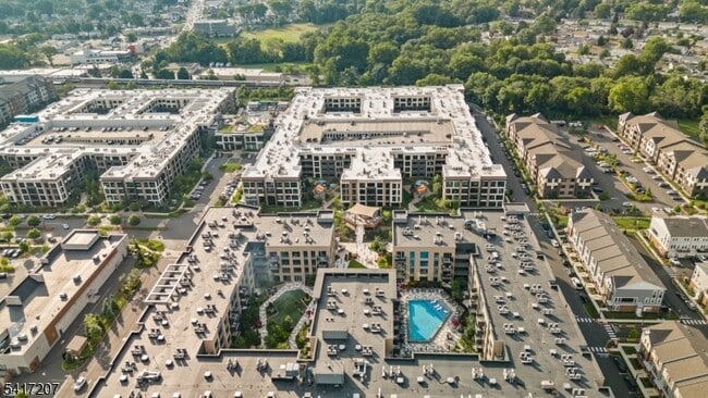 Building Photo - 8 Jessica Ln