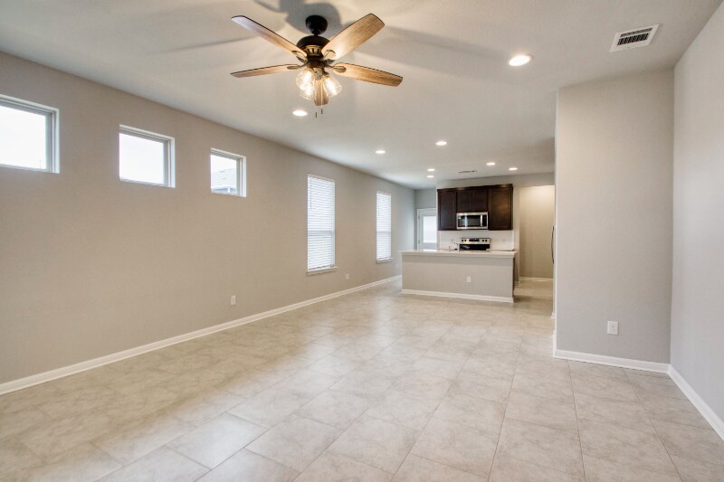 Building Photo - 215 Kellys Heroes Way