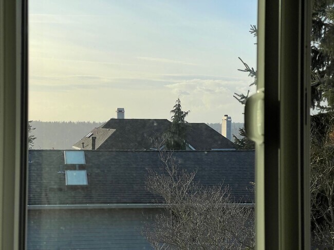 Building Photo - 20915 NE 17th St