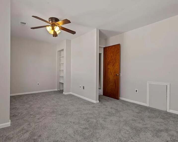 Building Photo - 1902 Curtis Ct SE