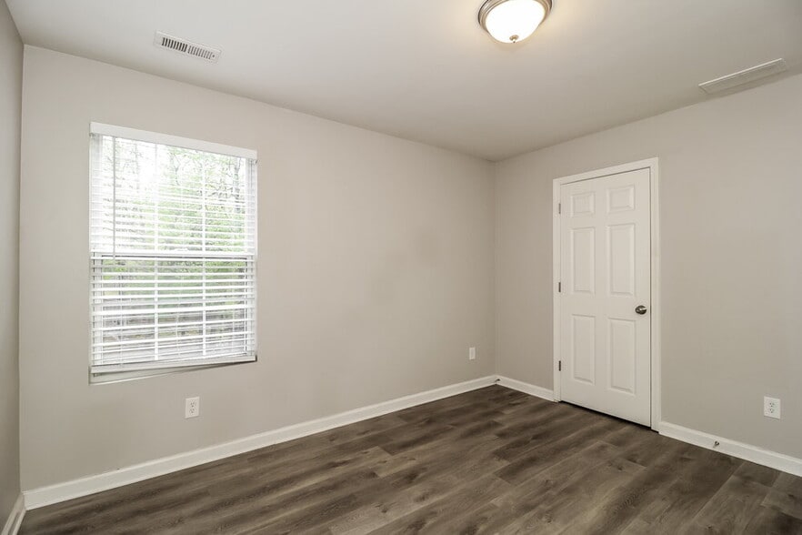Building Photo - 2981 Courtland Oaks Trail SW