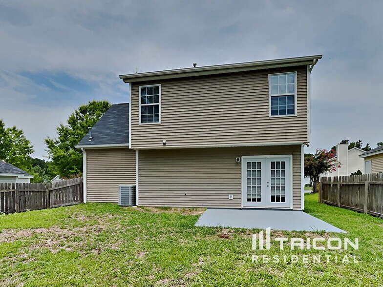 Building Photo - 108 Springway Dr