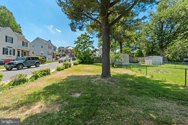 Building Photo - 3027 Lavender Ave