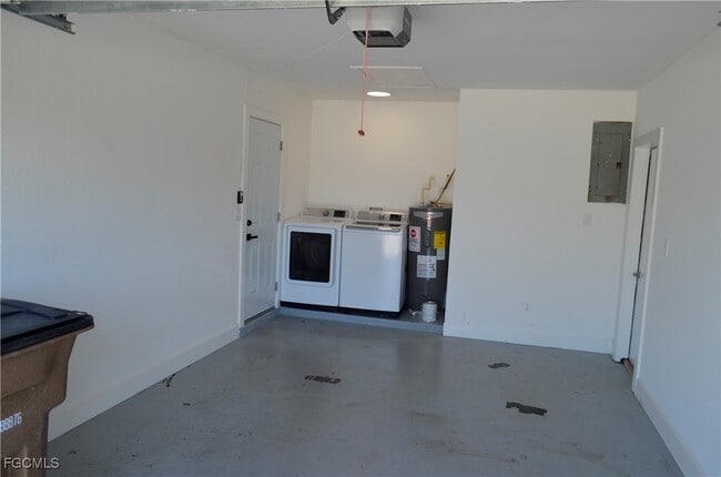 Building Photo - 701 SE 36th St