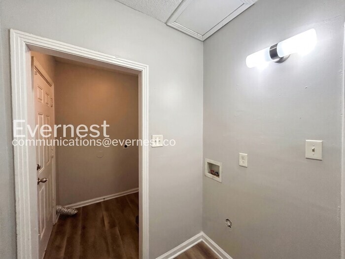 Building Photo - 362 Hewlett Rd