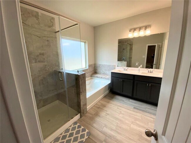 Building Photo - 6939 Escondido Dr