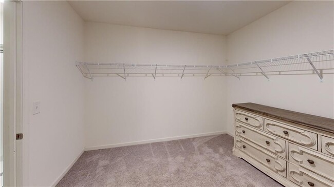 Building Photo - 90 Ingle Dr