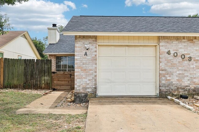 Building Photo - 4003 Stonebridge Dr