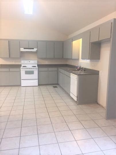 Building Photo - 207 Brantley Cir
