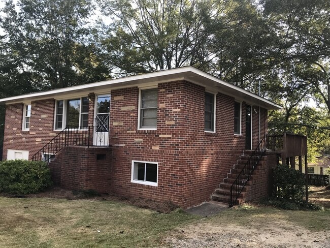 Building Photo - **UPCOMING**Nice 4 Bedroom / 1 Bathroom Ho...
