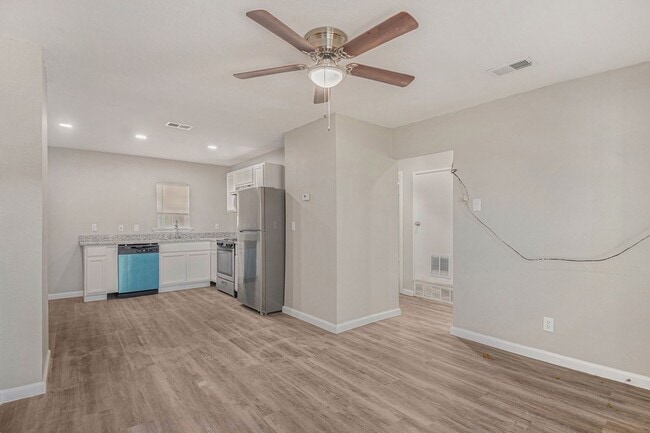 Building Photo - 406 Dawson Cir