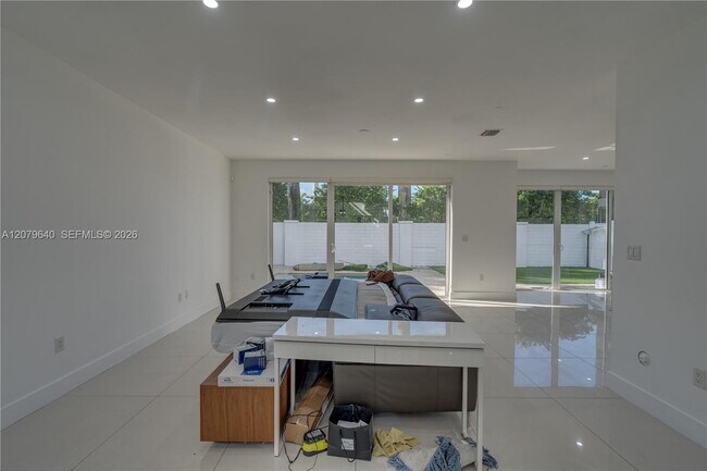 Building Photo - 9870 NW 74th Terrace