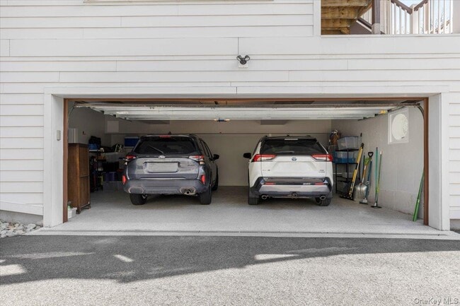 Building Photo - 73 Maple Ave