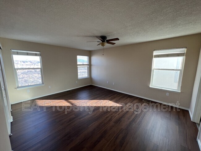 Building Photo - 3644 Clear Creek Rd