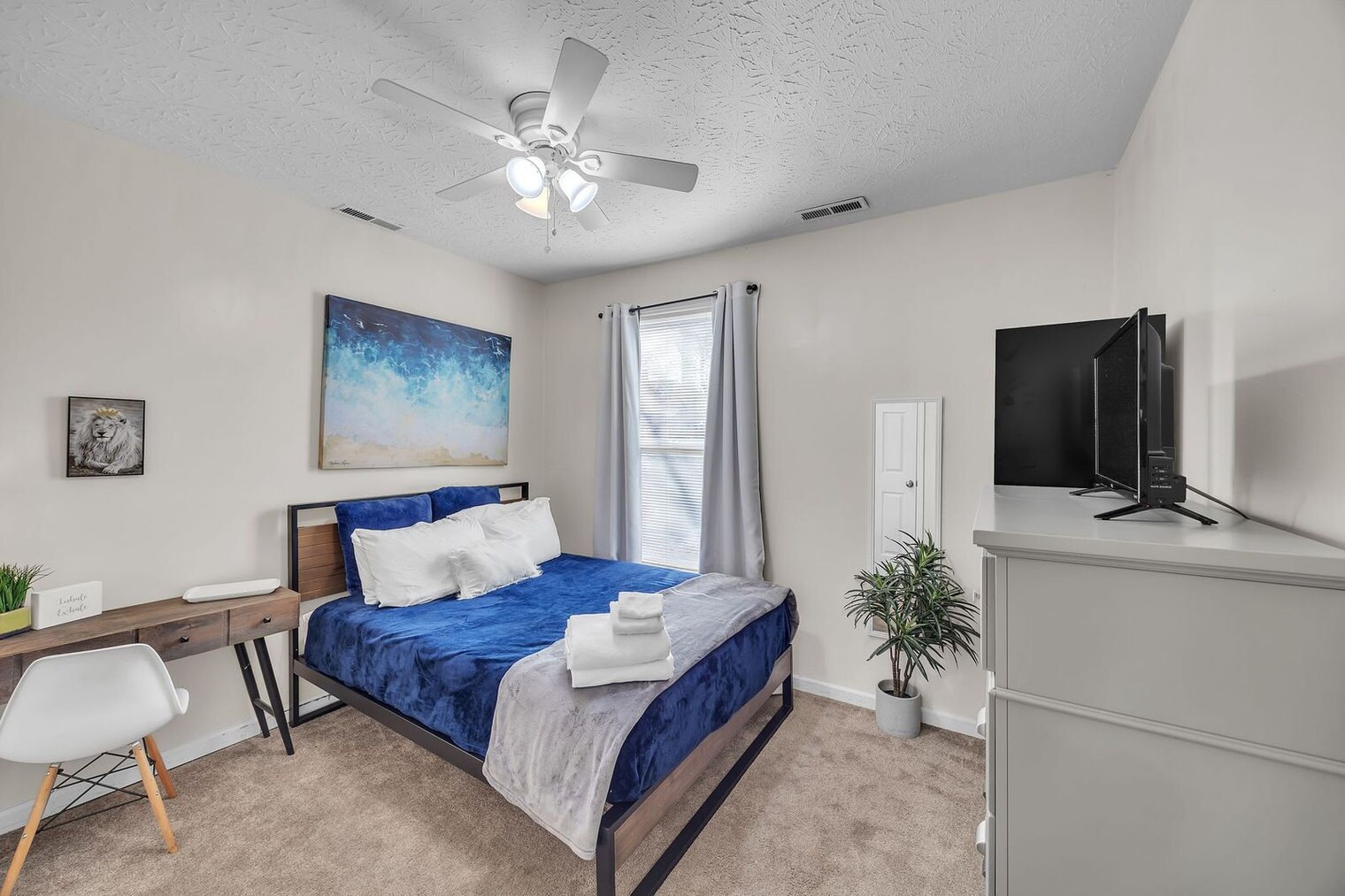 Building Photo - 105 Ash St