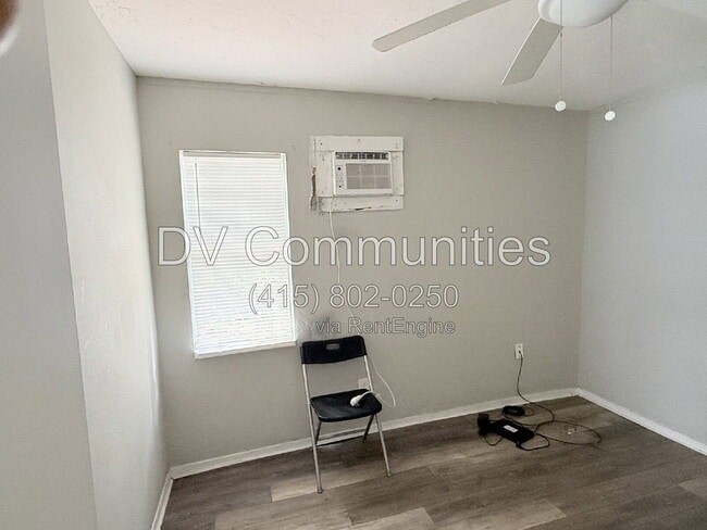 Building Photo - 1426 10th St W
