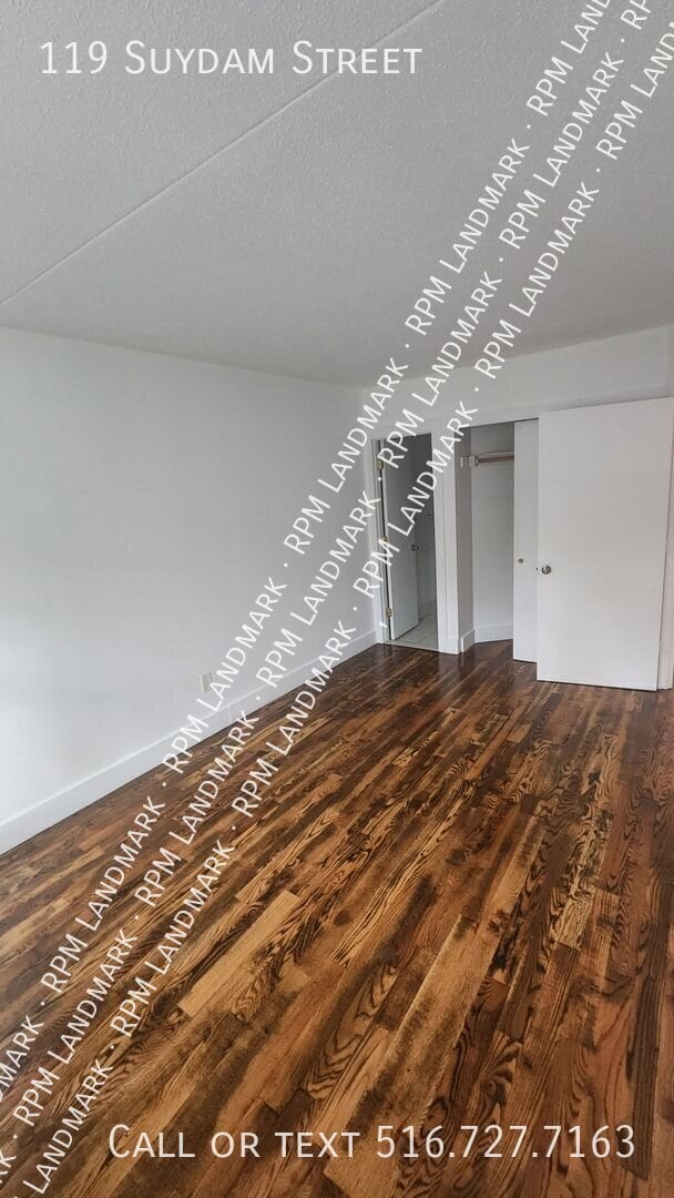 Building Photo - 119 Suydam St