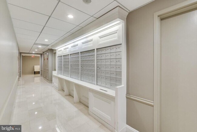 Building Photo - 4601 N Park Ave