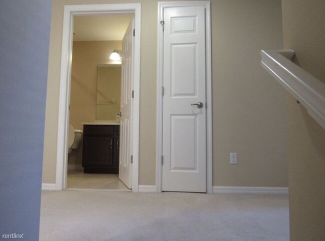 Building Photo - 644 Venice Place