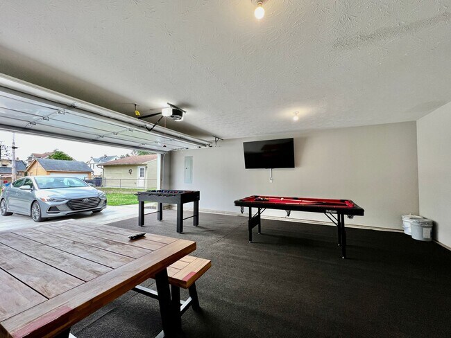 Building Photo - Brand New Home Walking distance to Spooky Nook