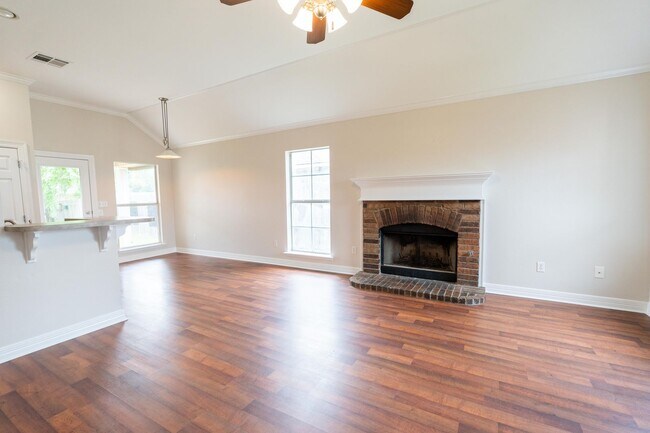 Building Photo - 369 Gaston Ln