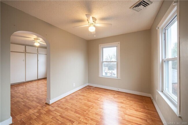 Building Photo - 762 State St