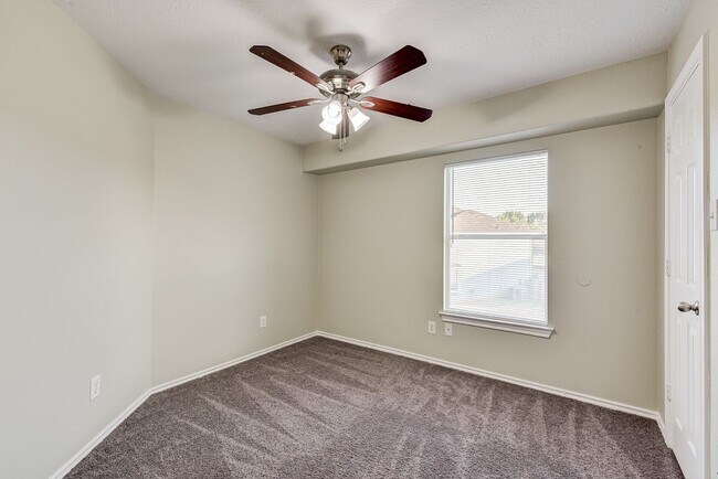 Building Photo - Gorgeous 3bed/2.5bath home!