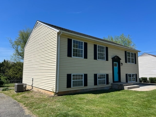Primary Photo - 213 Holcomb Path Rd