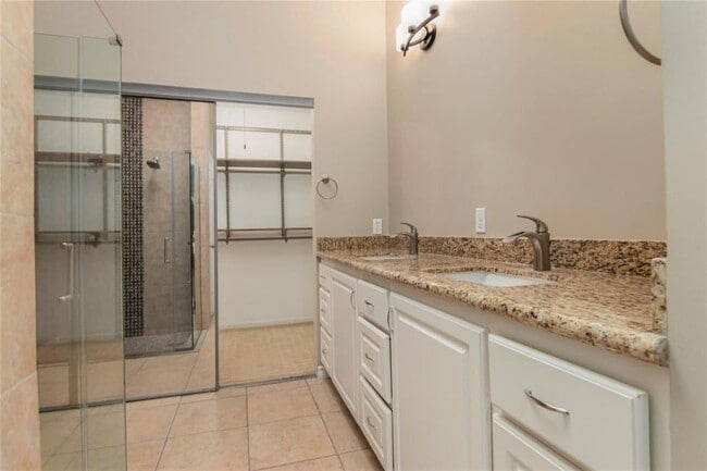 Building Photo - 3435 Beech Point Dr