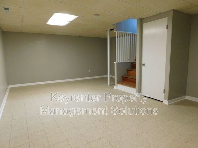 Building Photo - 2317 Cortland St