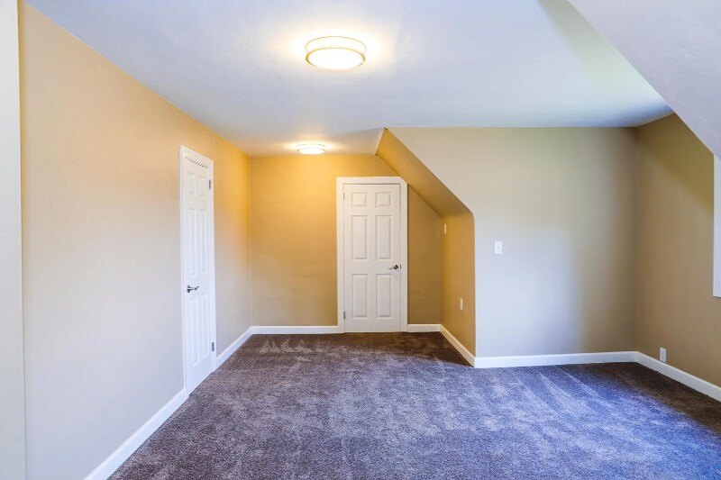 Building Photo - 3981 Willow Creek Dr