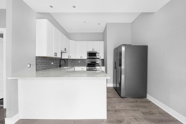 Building Photo - 1035 N Washtenaw Ave