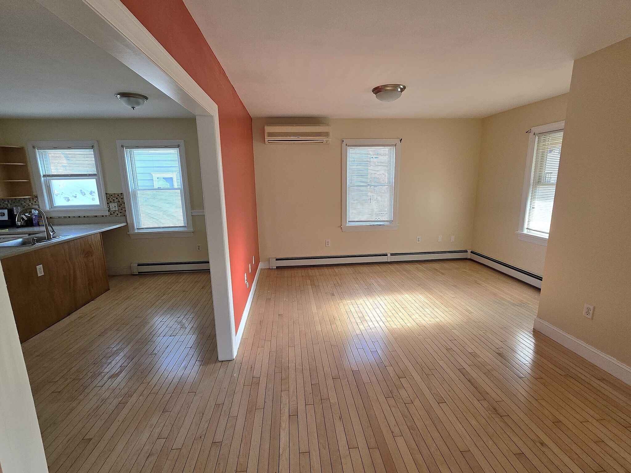 Building Photo - 41 Pine St