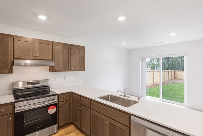 Building Photo - BRAND NEW FOUR BEDROOM IN WEST LONGVIEW