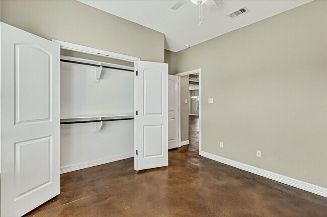 Building Photo - 7237 Lake Tranquility Dr