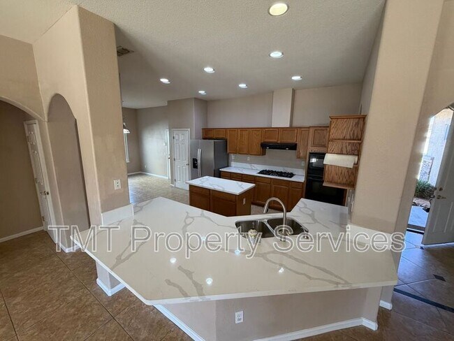Building Photo - 9348 Sierra Spring Way