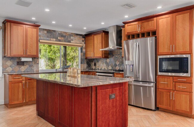 Building Photo - 2601 Witley Ave