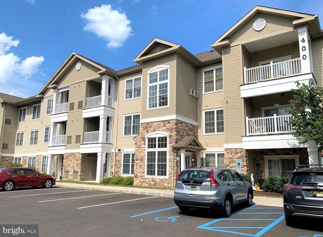 Building Photo - 437 Highland Ests