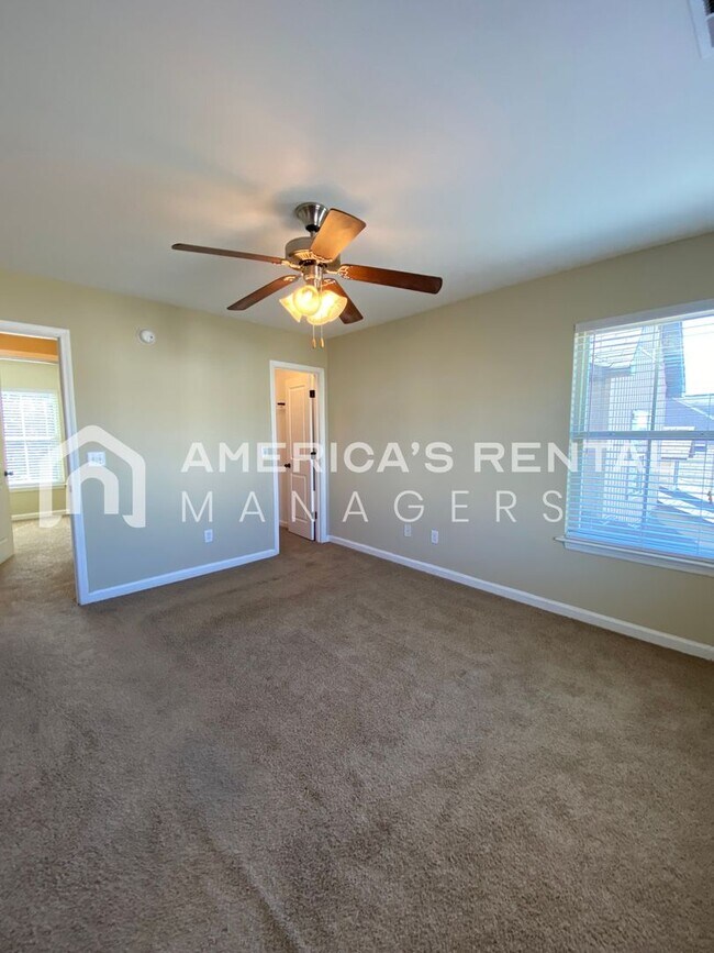 Building Photo - Townhome Available in Calera!! Available to View Now!!!