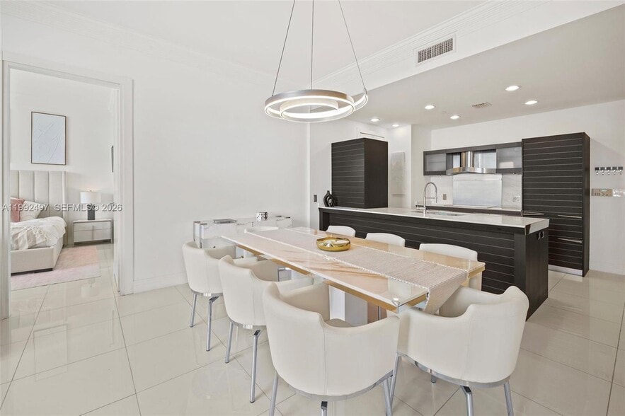 Building Photo - 200 Biscayne Boulevard Way