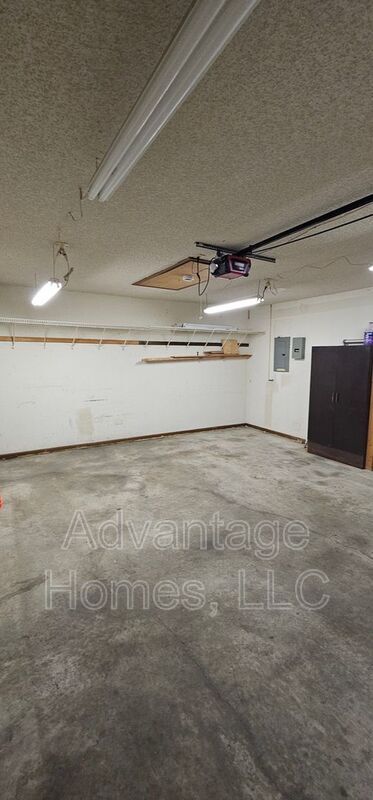 Building Photo - 9926 W 88th Terrace