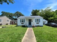Building Photo - Three bedroom home in Norfolk