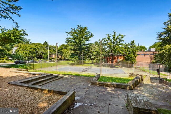 Building Photo - 7607 Eastern Ave NW