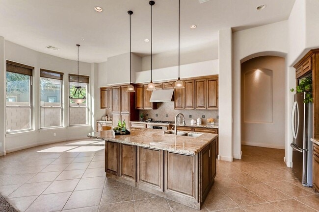 Building Photo - 15865 W Vernon Ave