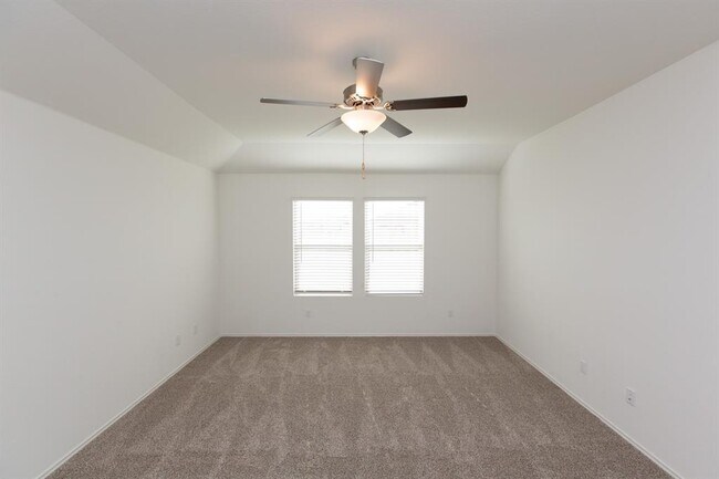 Building Photo - 1003 Honey Locust Wy